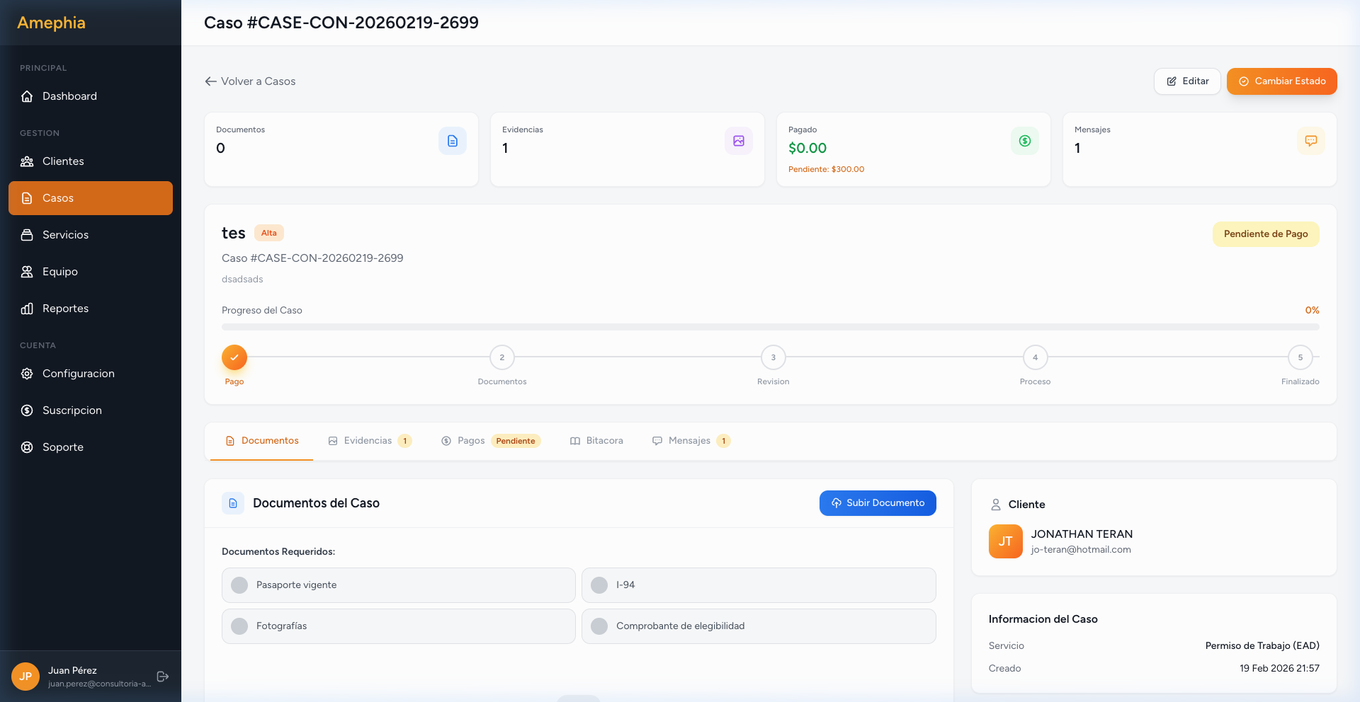 Detalle de caso con timeline, documentos y pagos